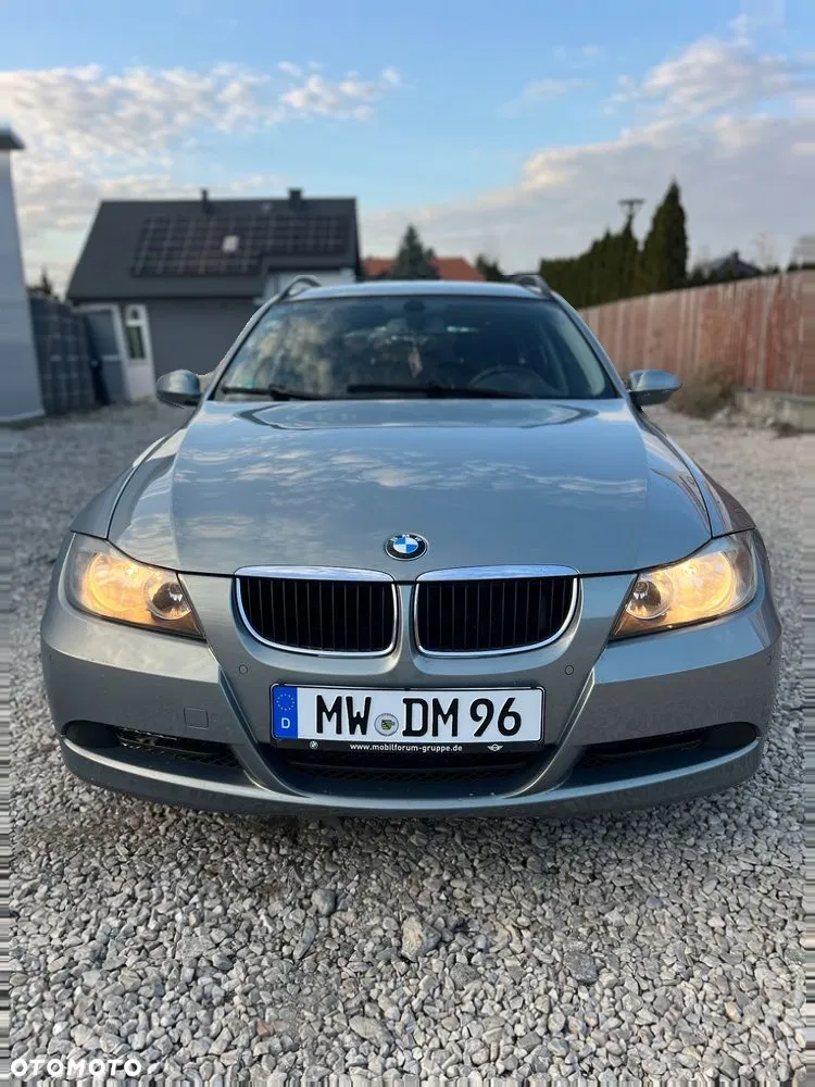 2006 BMW Seria 3, photograph 3