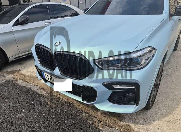 2021 BMW X6 M50i, photograph 3