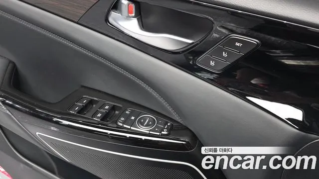 Kia K7 3.0 GDI Limited — photo 1 of 31