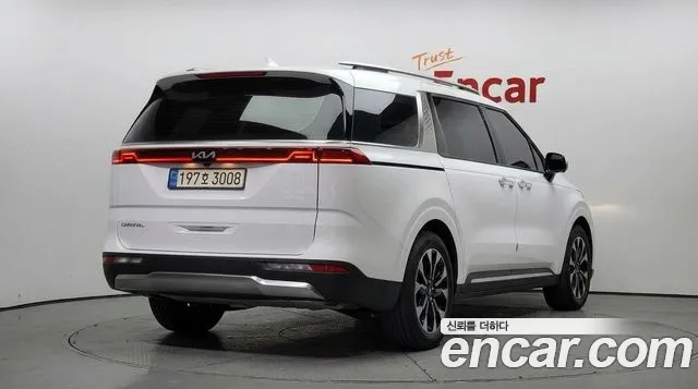 2022 Kia Canival Gasoline 9-Seater Noblesse, photograph 2
