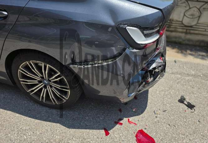 2022 BMW 320e, photograph 4