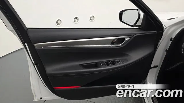 2022 Hyundai Grandeur Le Blanc, photograph 10