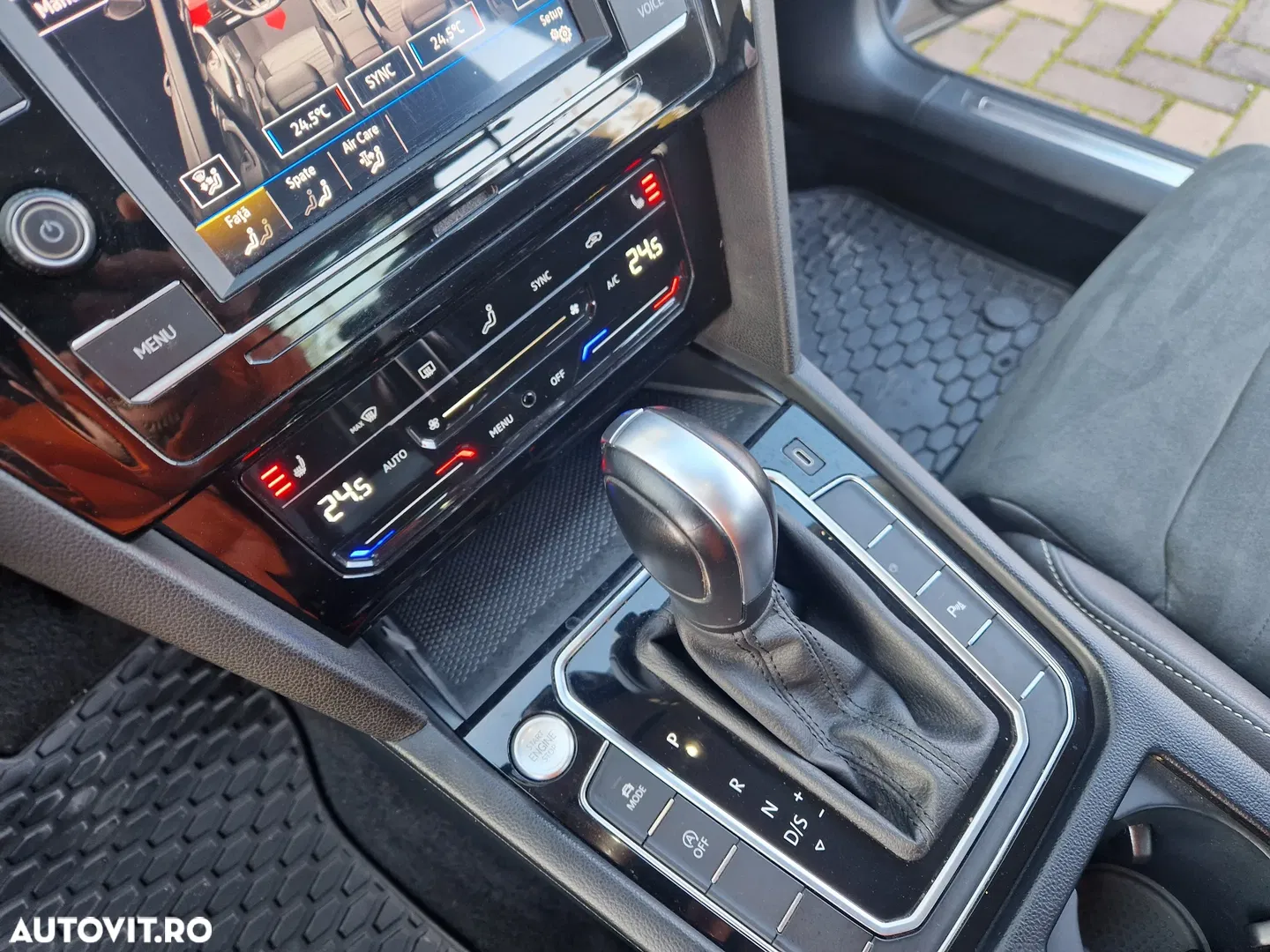 2021 Volkswagen Passat, photograph 5