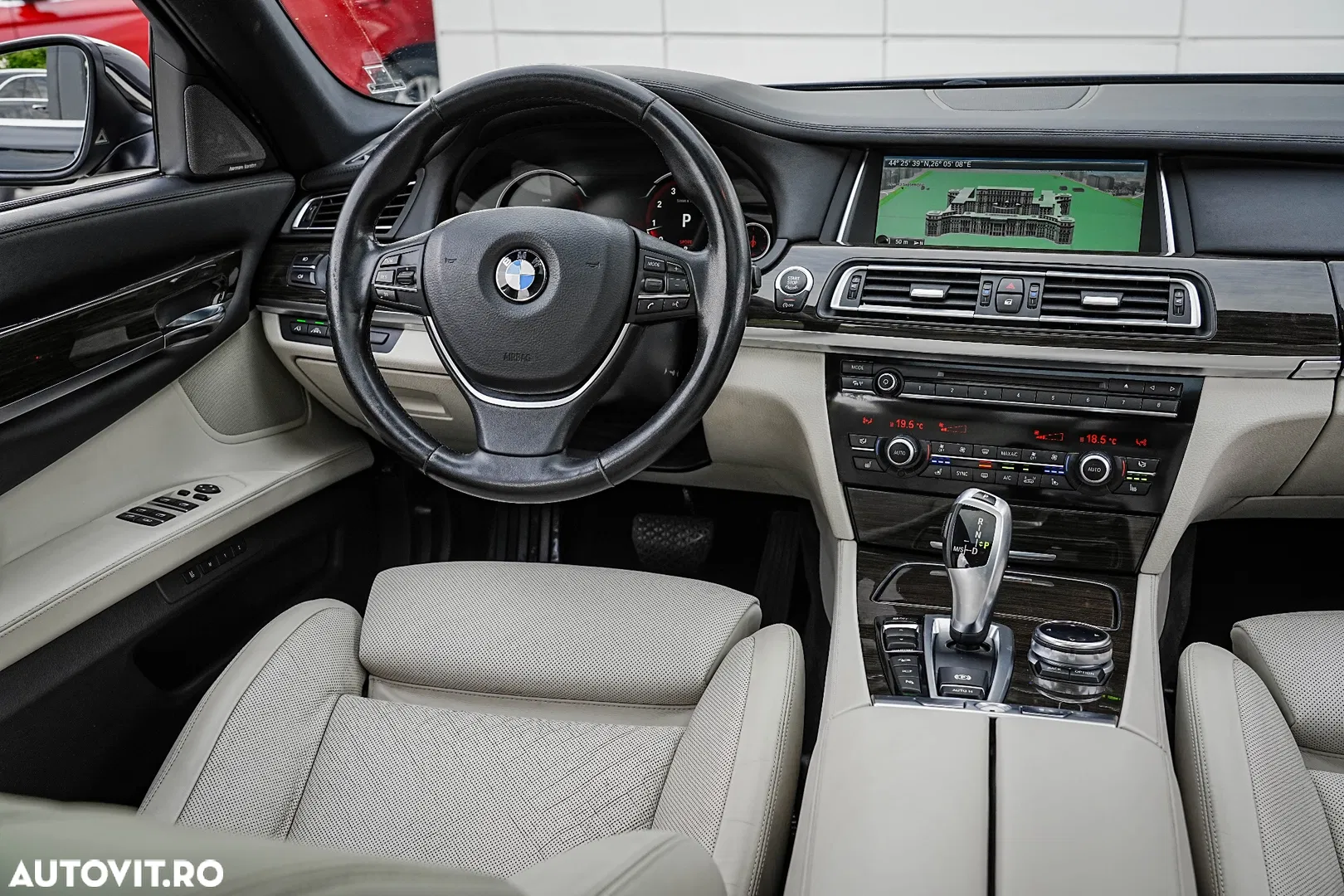 2014 BMW Seria 7 750i xDrive Edition Exclusive, photograph 5