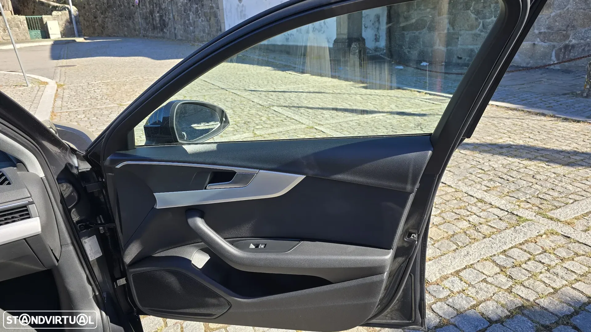 2016 Audi A4, photograph 12