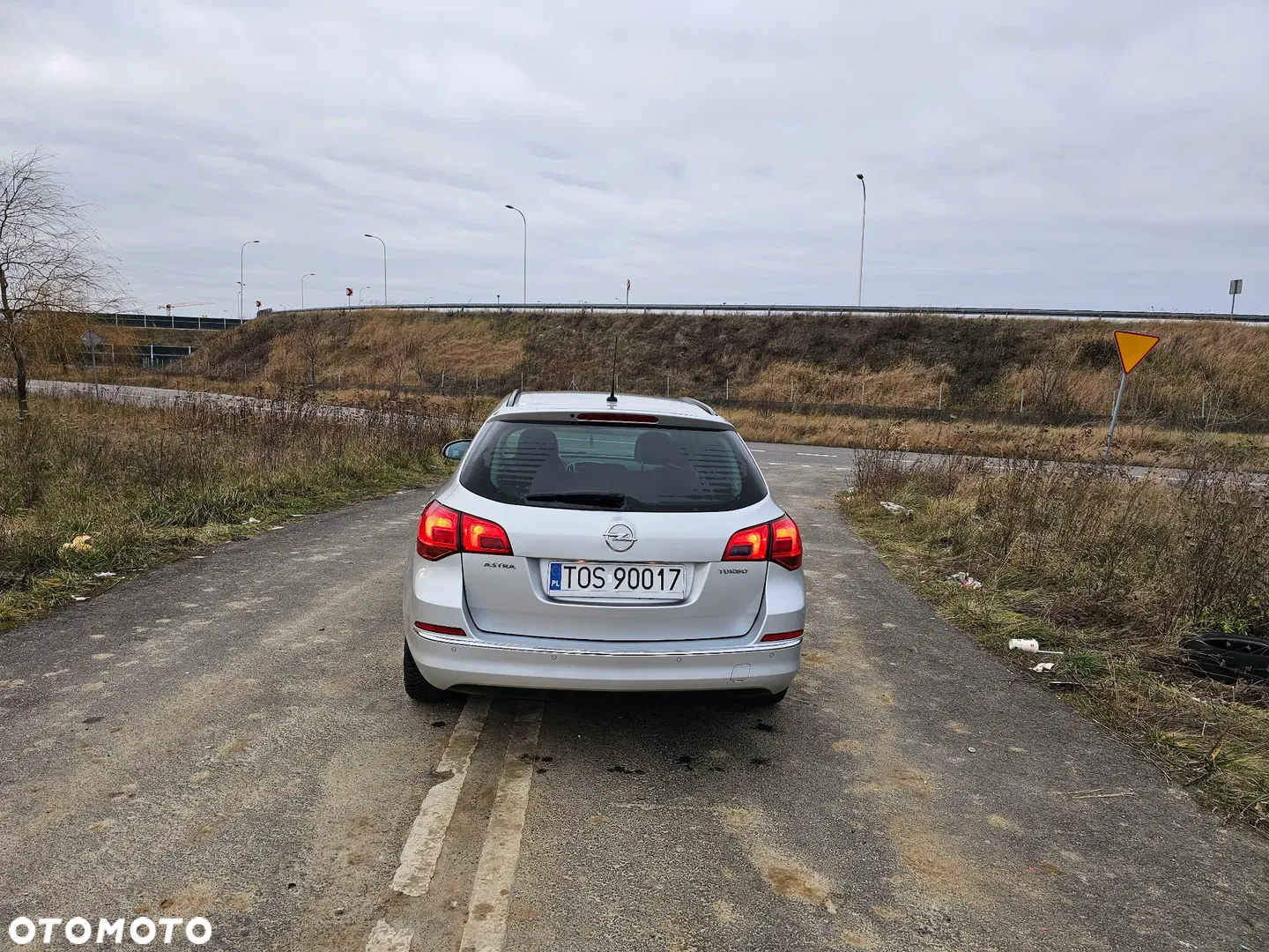 2013 Opel Astra 1.4 T Active, photograph 4