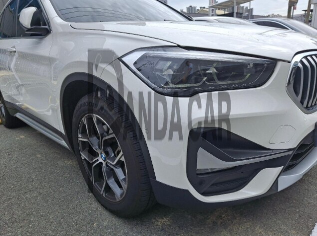 2022 BMW X1 xDrive20i, photograph 2