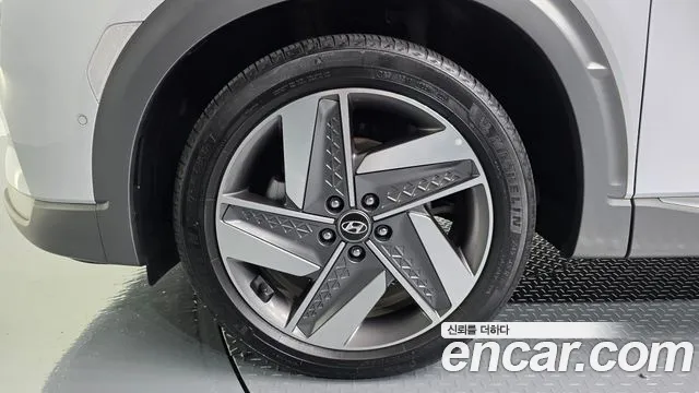 2022 Hyundai Nexo Premium, photograph 2