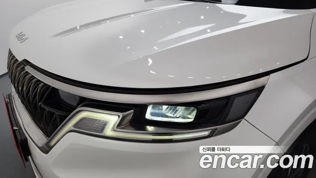 Kia Canival Diesel 9-Seater Noblesse — photo 1 of 33