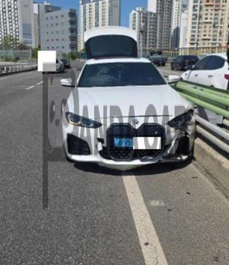 2024 BMW i4 eDrive40, photograph 1