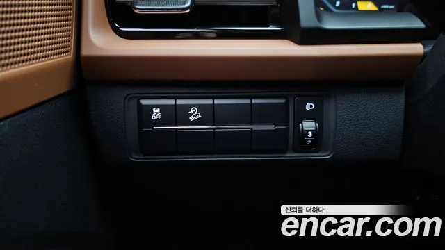 KG_Mobility_Ssangyong Musso Gasoline 2.0 4WD — photo 1 of 34