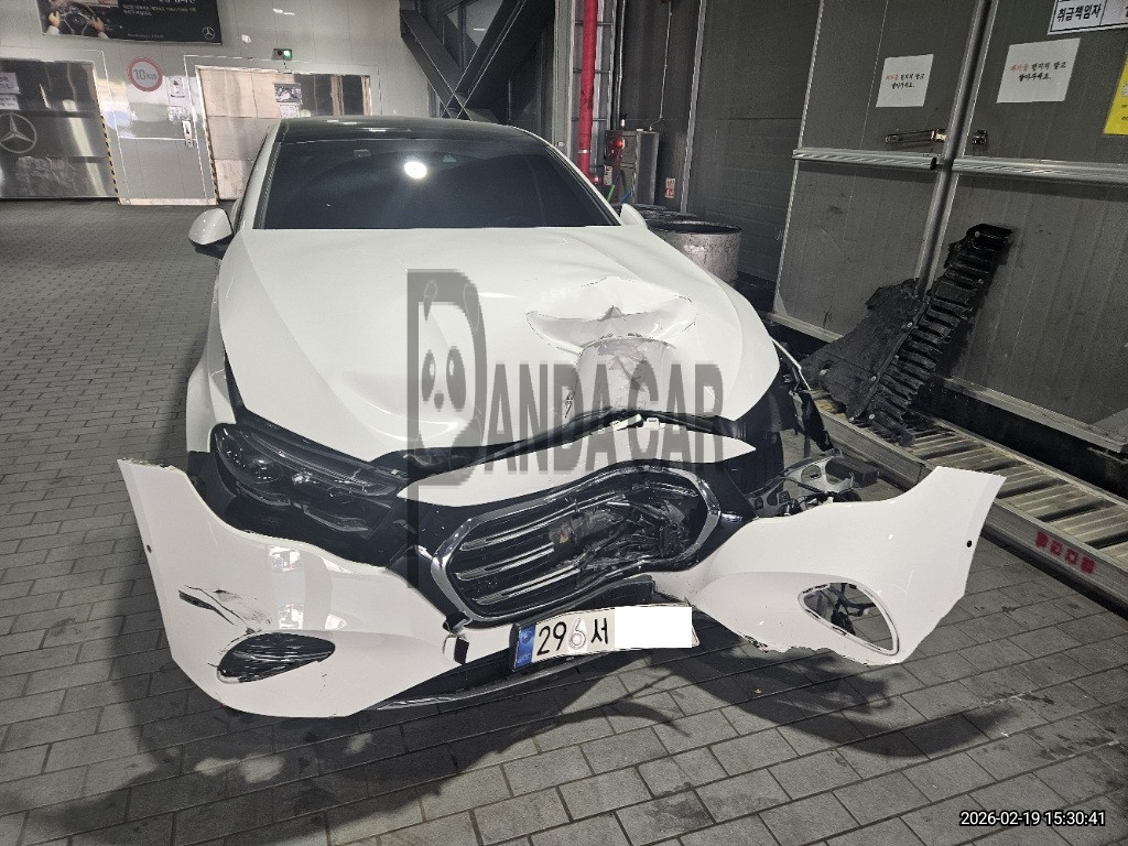 2024 Mercedes-Benz E 300 4MATIC, photograph 1