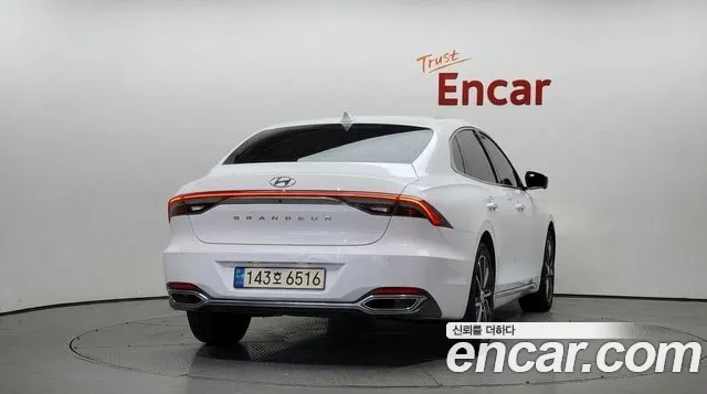 2021 Hyundai Grandeur 2.5, photograph 1