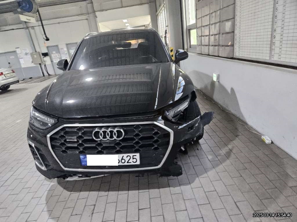 2023 Audi Q5 40 TDI quattro, photograph 1