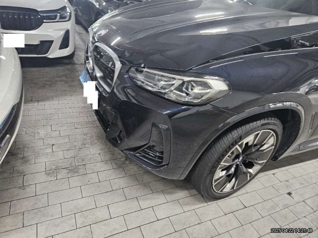 2022 BMW iX3 M Sport, photograph 8