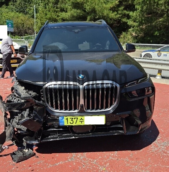 2025 BMW X7 xDrive40i, photograph 1