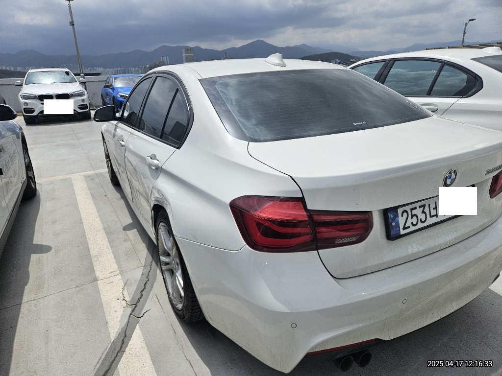 2018 BMW 330i, photograph 2