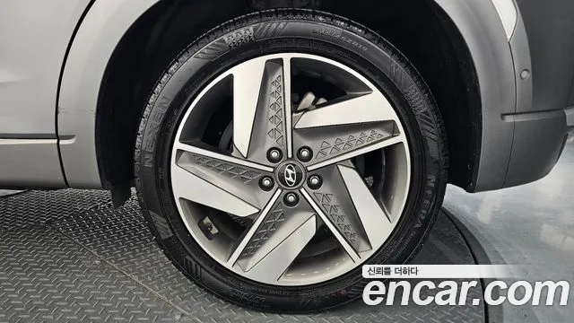 2022 Hyundai Nexo Premium, photograph 3