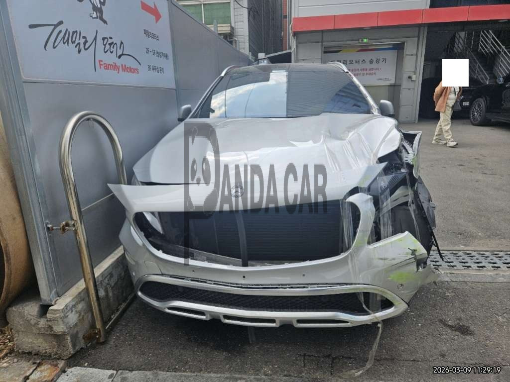 2018 Mercedes-Benz GLA220, photograph 1