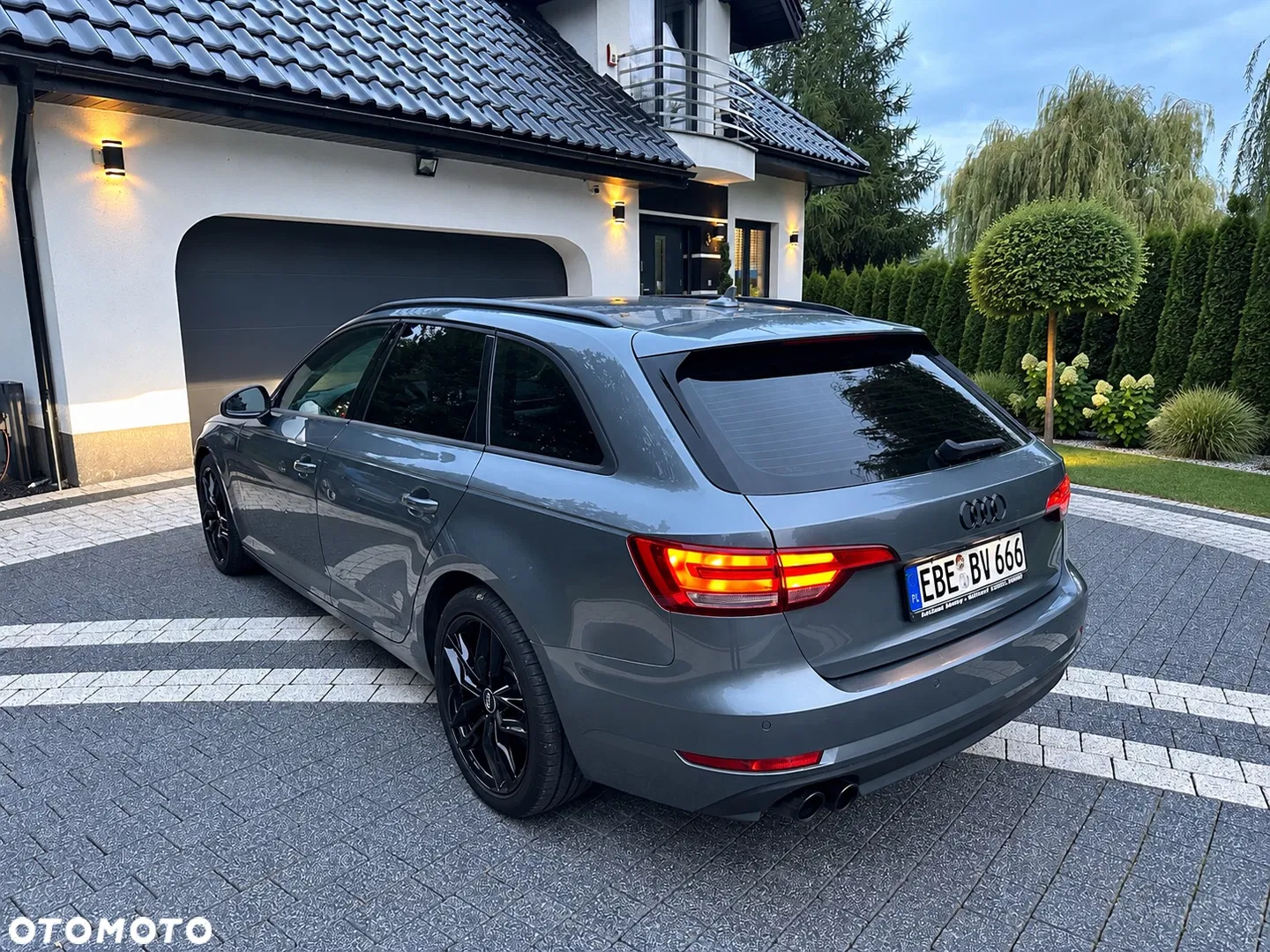 2016 Audi A4 Avant, photograph 4