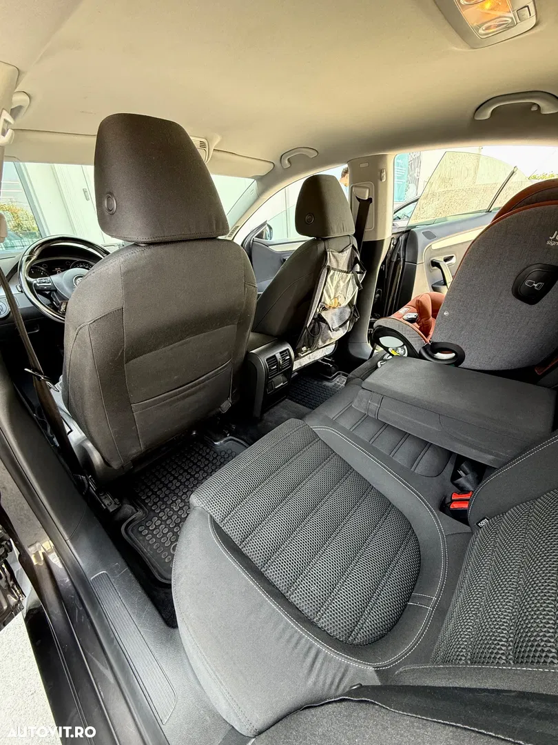 2010 Volkswagen Passat CC, photograph 10