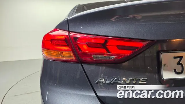 Hyundai AVANTE 1.6 Turbo Sport — photo 1 of 32