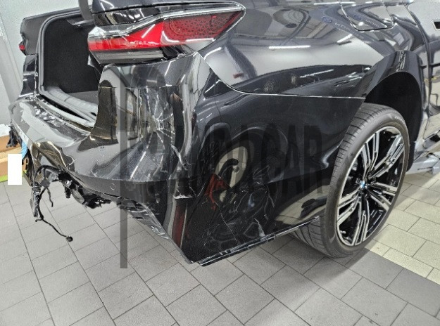 2023 BMW i7 xDrive60, photograph 2