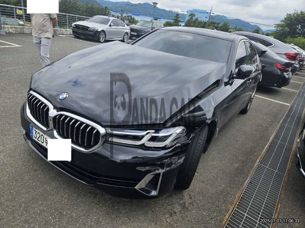 2021 BMW 530e, photograph 1