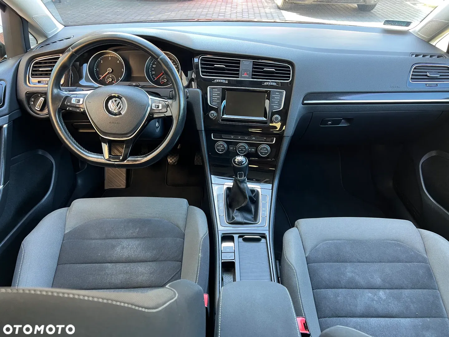 2012 Volkswagen Golf 1.6 TDI Highline, photograph 4