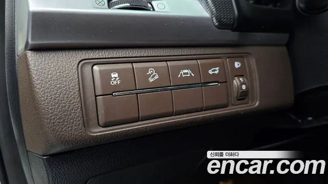 KG_Mobility_Ssangyong Rexton Diesel 2.2 4WD — photo 1 of 20