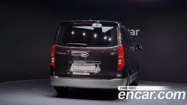2018 Hyundai Starex Urban 9-Seater, photograph 11