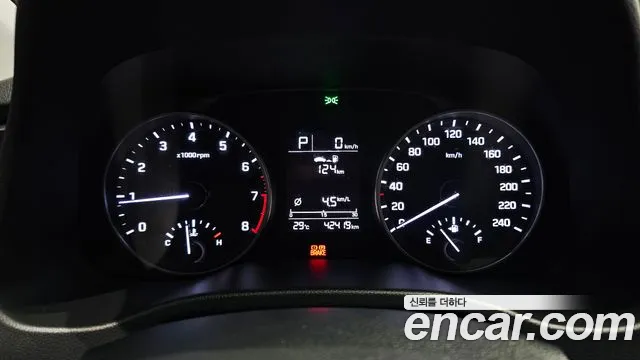 Hyundai AVANTE 1.6 GDI Smart — photo 1 of 20