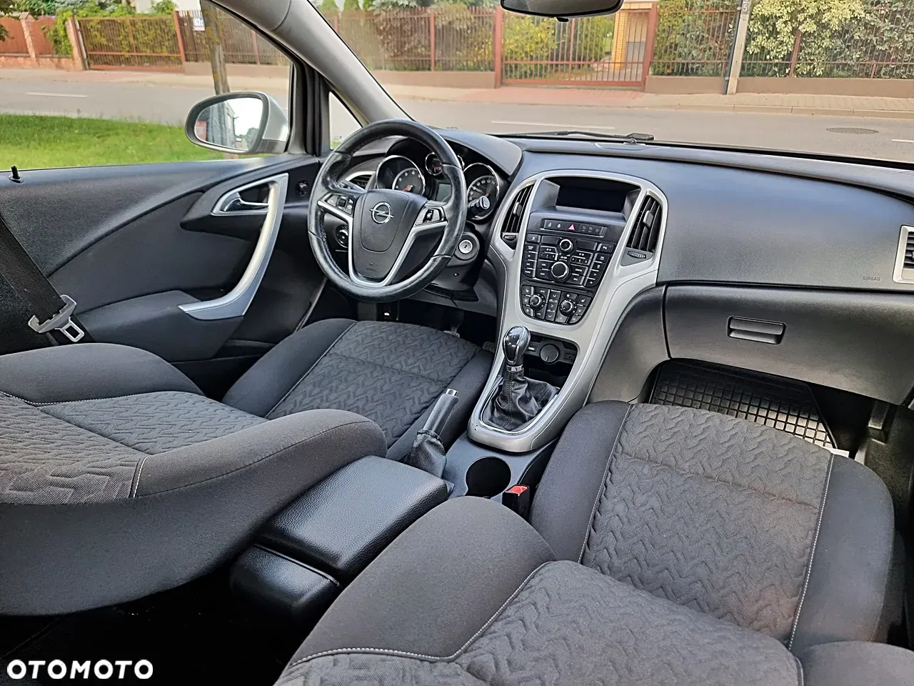 2013 Opel Astra 1.6 Active, photograph 11