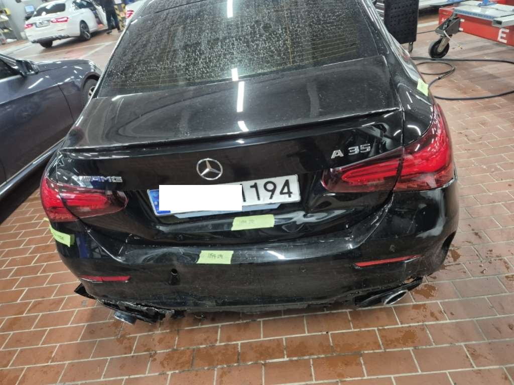 2024 Mercedes-Benz MercedesAMG A 35 4MATIC, photograph 3