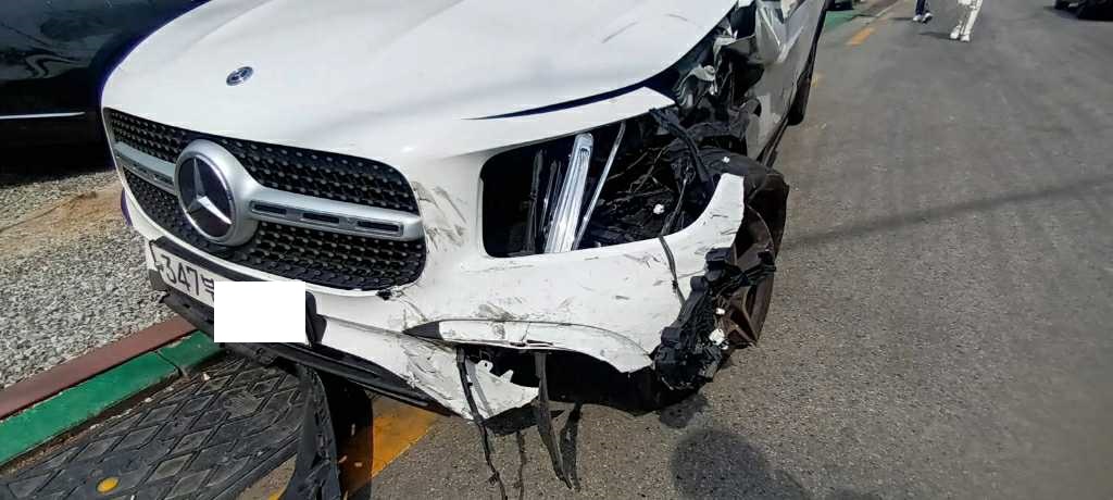 2020 Mercedes-Benz GLB250 4MATIC, photograph 2