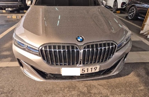 2021 BMW 740Li xDrive, photograph 3