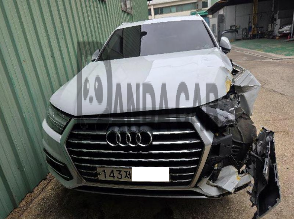 2019 Audi Q7 45 TFSI quattro, photograph 1