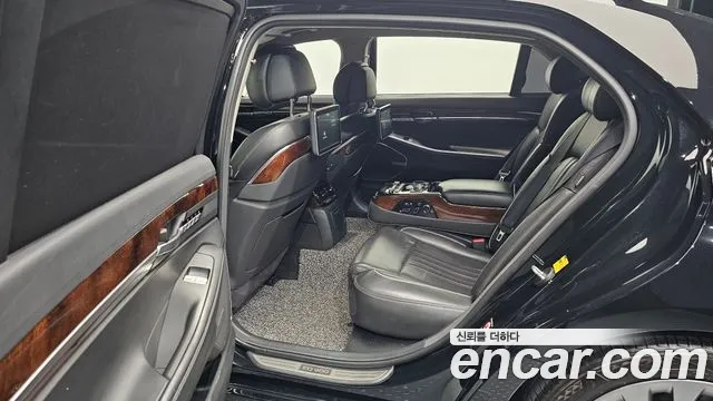 Genesis EQ900 3.8 GDI AWD — photo 1 of 31