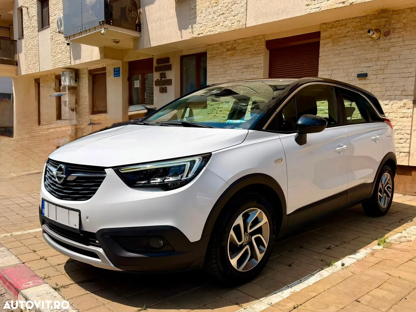2018 Opel Crossland 1.2 Start/Stop Enjoy, photograph 1