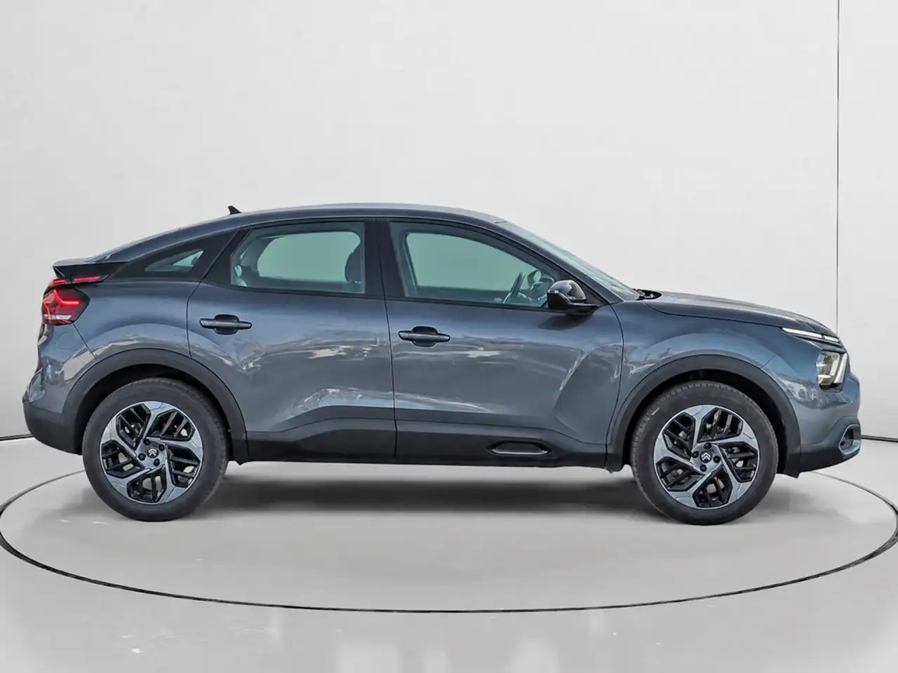 2024 Citroen C4 1.5 BlueHDI S&S Plus EAT8 130, photograph 2
