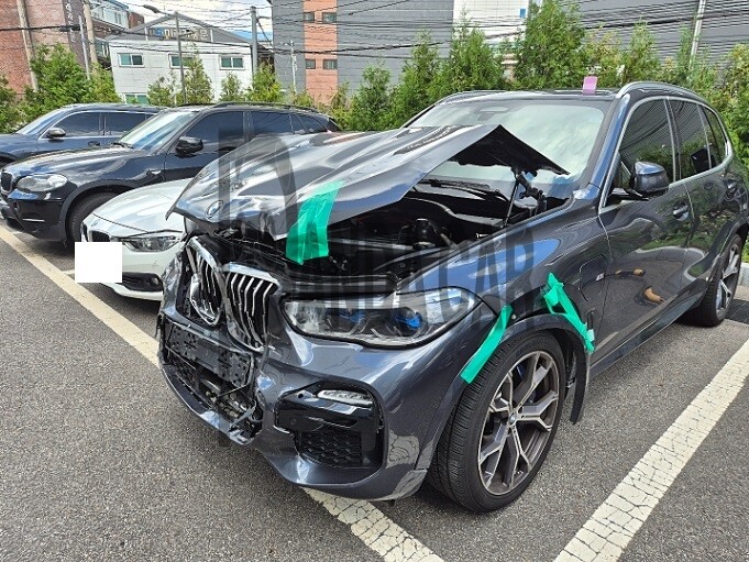 2021 BMW X5 xDrive45e iPerformance, photograph 3