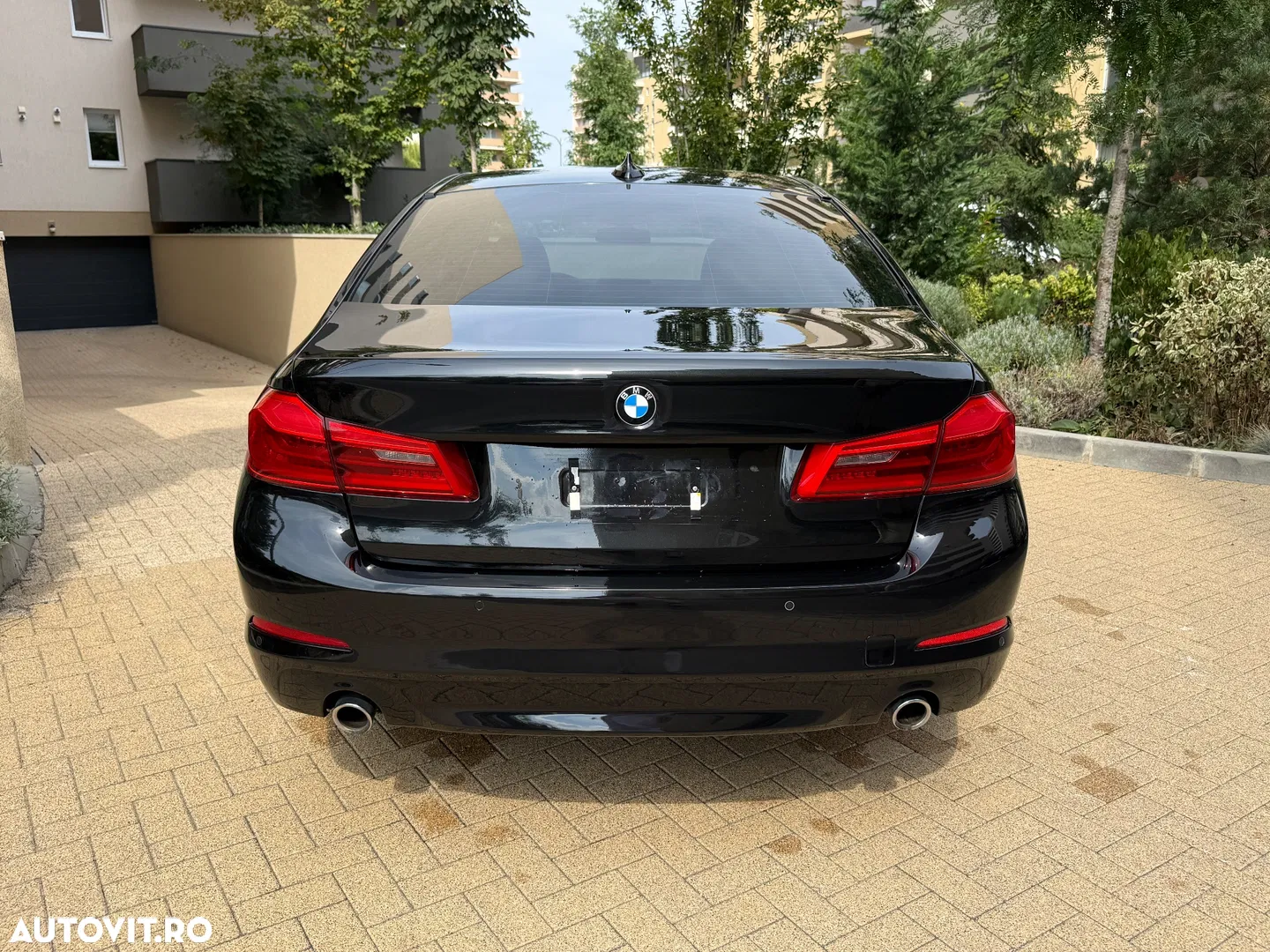 2017 BMW Seria 5 520d AT, photograph 7