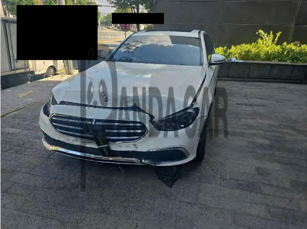 2021 Mercedes-Benz M ercedes-Benz E250, photograph 4