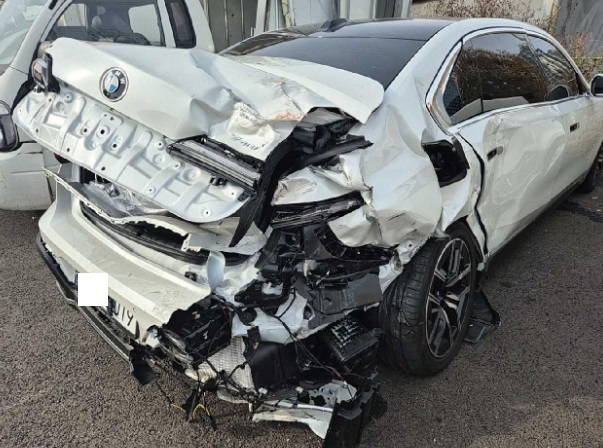 2024 BMW 740i xDrive, photograph 3