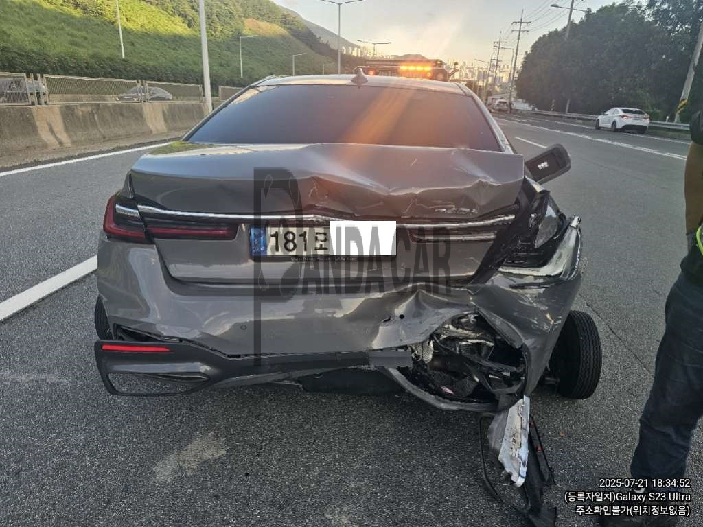 2022 BMW 740i, photograph 1