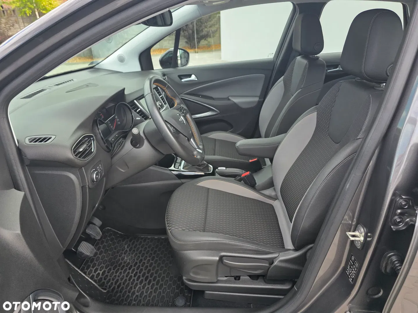 2020 Opel Crossland X, photograph 11