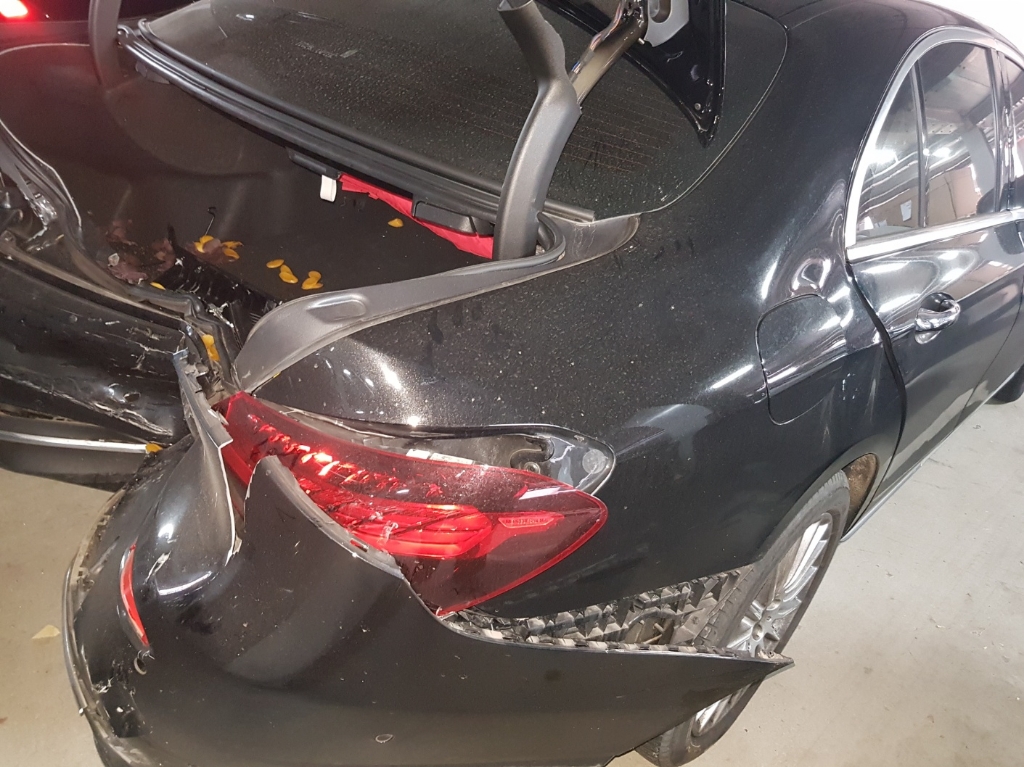 2022 Mercedes-Benz E250, photograph 4
