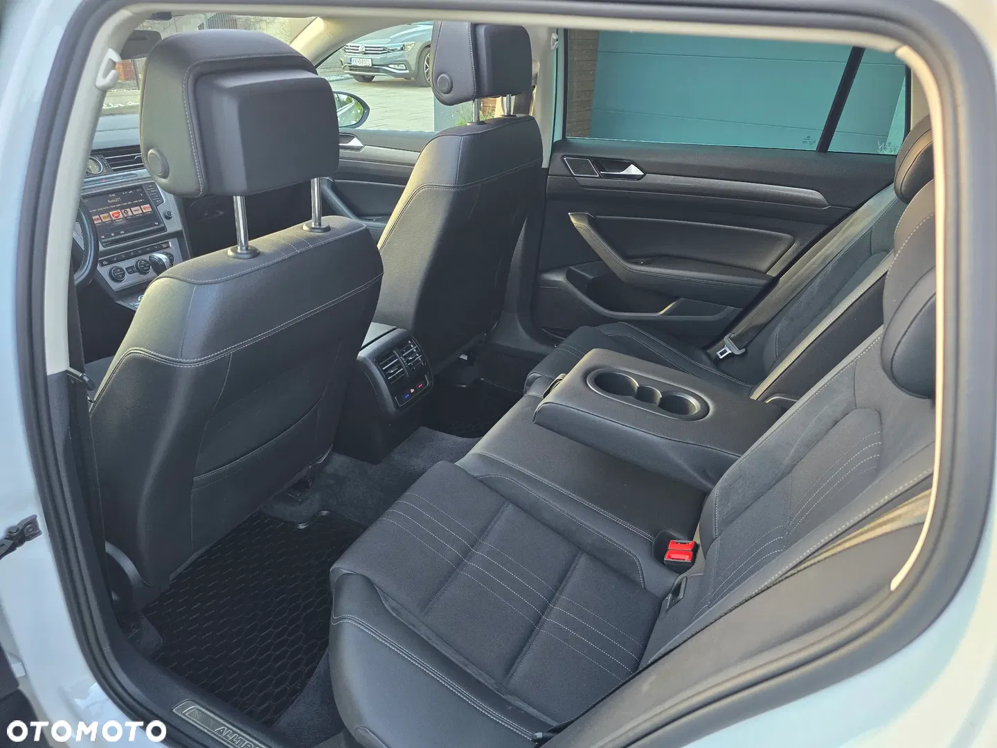 2017 Volkswagen Passat Alltrack, photograph 11