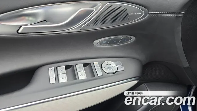 2025 Genesis GV70 2.5T Gasoline AWD, photograph 8