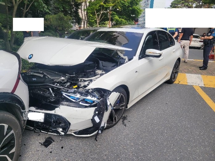 2024 BMW 320i, photograph 2
